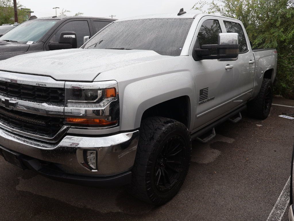 Used 2017 Chevrolet Silverado 1500 LT w/ All Star Edition AWD/4WD image 7