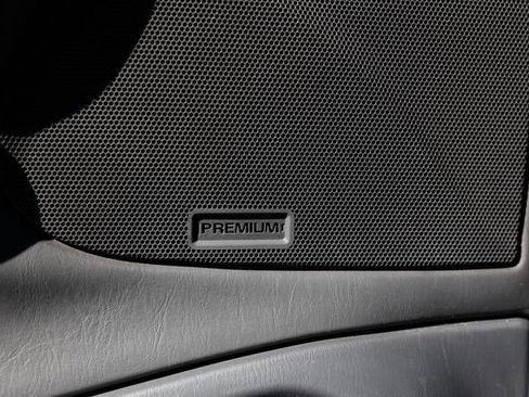 Used 2002 Ford Expedition XLT image 45