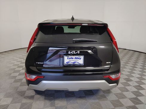 Used 2023 Kia Niro LX image 10