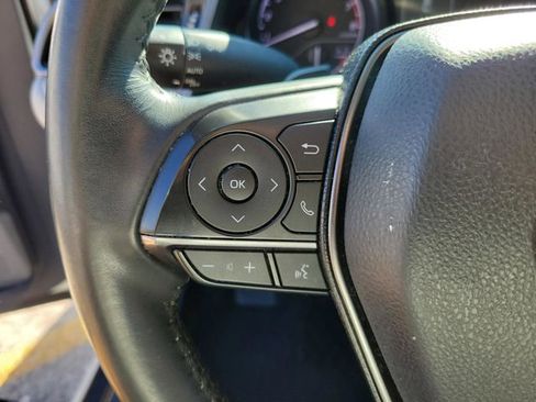 Used 2022 Toyota Camry SE image 19