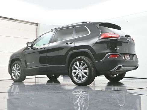 Used 2018 Jeep Cherokee Limited AWD/4WD image 27