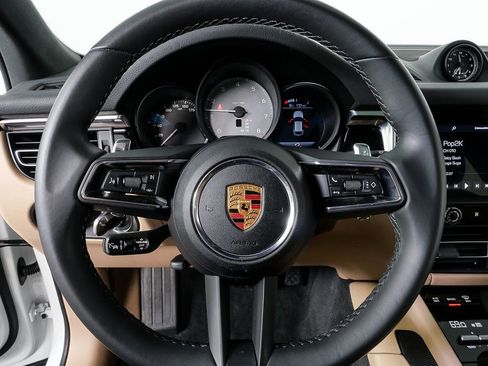 Certified 2022 Porsche Macan S AWD/4WD image 9