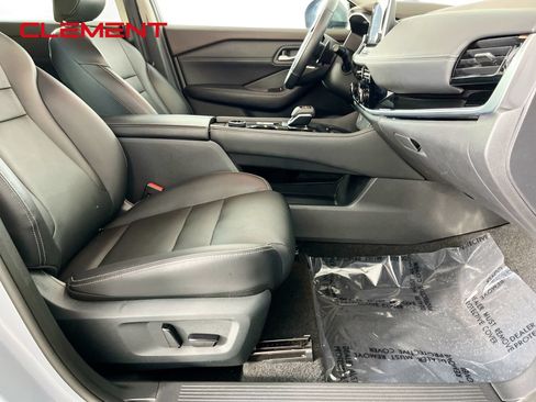 Used 2023 Nissan Rogue SL AWD/4WD image 32