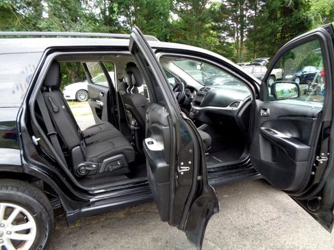 Used 2014 Dodge Journey SXT w/ Flexible Seating Group image 14