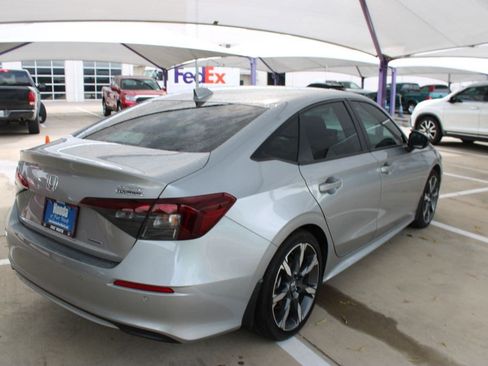 Used 2025 Honda Civic Sport image 6