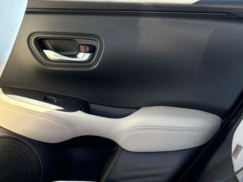 Certified 2023 Honda HR-V LX image 14