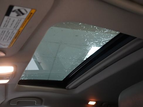 Used 2015 INFINITI QX70 AWD w/ Premium Package image 4