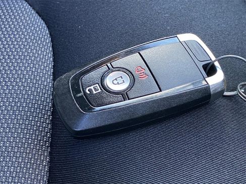 Used 2023 Ford Edge SE image 9