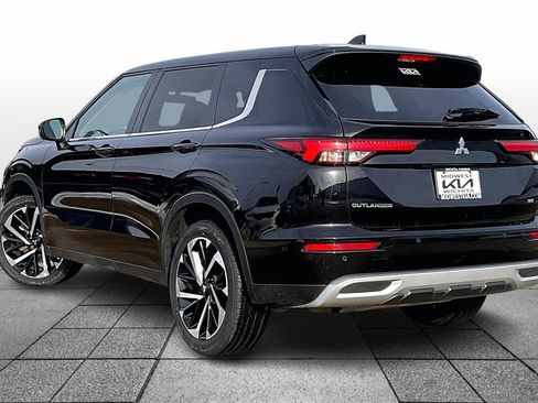 Used 2024 Mitsubishi Outlander SE image 12