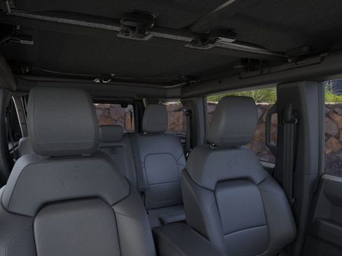 New 2025 Ford Bronco Badlands image 12