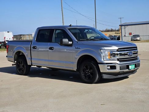 Used 2020 Ford F150 XLT image 2