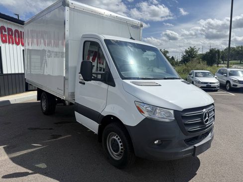 Used 2024 Mercedes-Benz Sprinter 3500 image 5