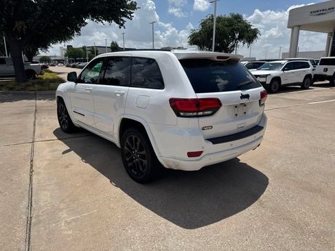 Used 2021 Jeep Grand Cherokee Laredo X RWD image 8