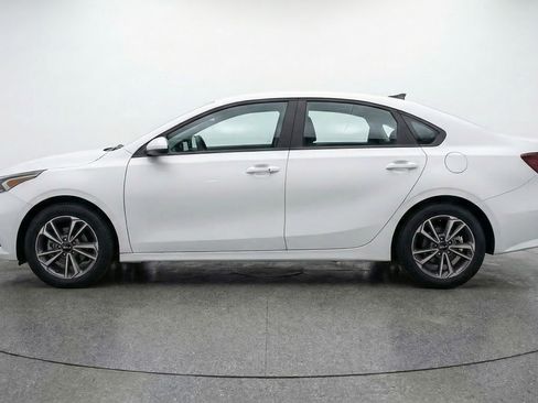 Used 2024 Kia Forte LXS image 5
