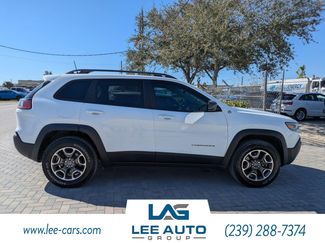 Used 2020 Jeep Cherokee Trailhawk video 2