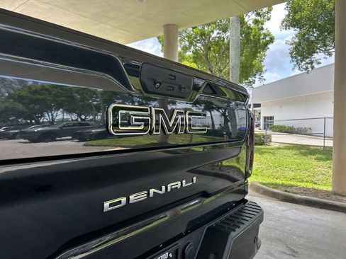 Used 2020 GMC Sierra 2500 Denali w/ Denali Ultimate Package AWD/4WD image 23