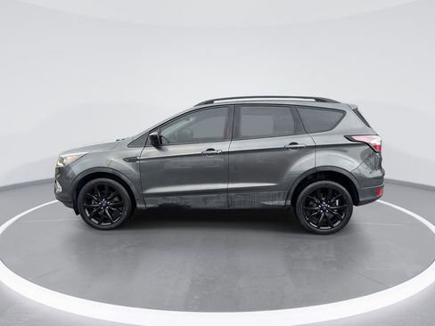 Used 2018 Ford Escape SE w/ SE Sport Appearance Package image 5