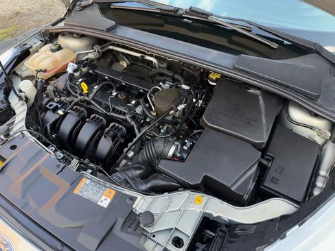 Used 2015 Ford Focus SE image 42