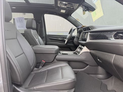 Used 2022 GMC Yukon Denali AWD/4WD image 13