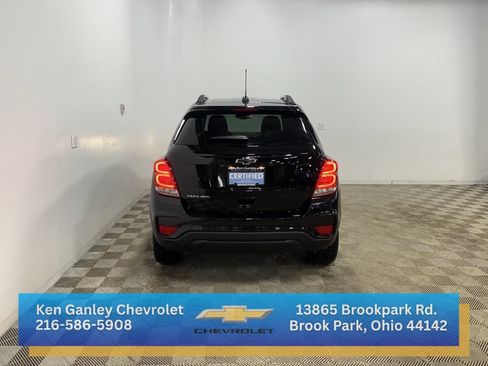 Certified 2022 Chevrolet Trax LT w/ Midnight Edition image 5