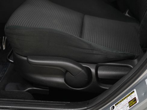 Used 2012 MAZDA MAZDA3 i Sport FWD image 21