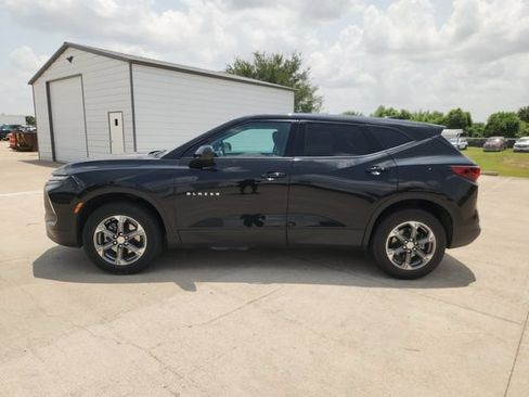 Used 2025 Chevrolet Blazer LT FWD image 4
