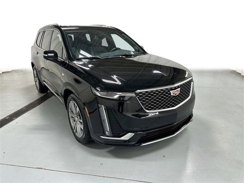 Certified 2025 Cadillac XT6 Premium Luxury image 1