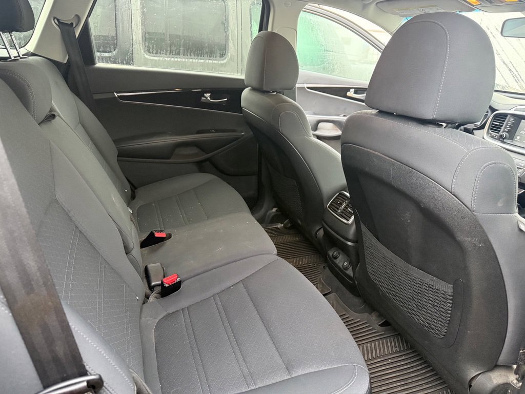 Used 2019 Kia Sorento S FWD image 11