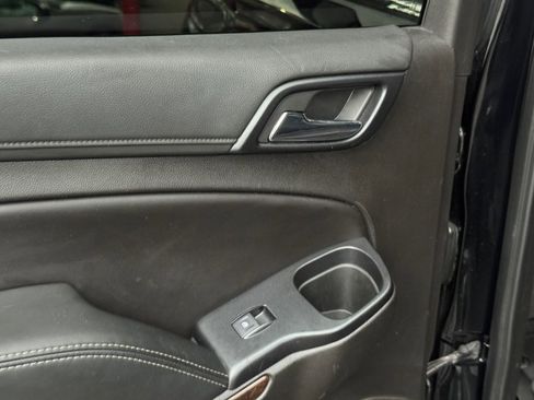 Used 2019 Chevrolet Suburban LT AWD/4WD image 25