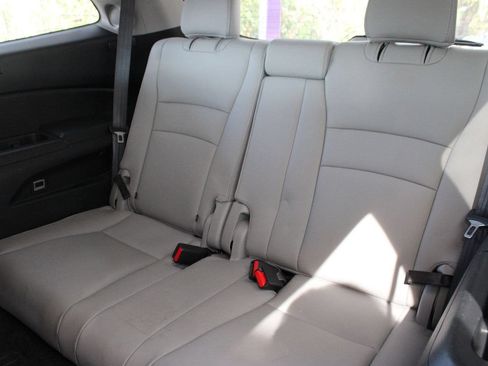 Used 2016 Honda Pilot Touring image 23