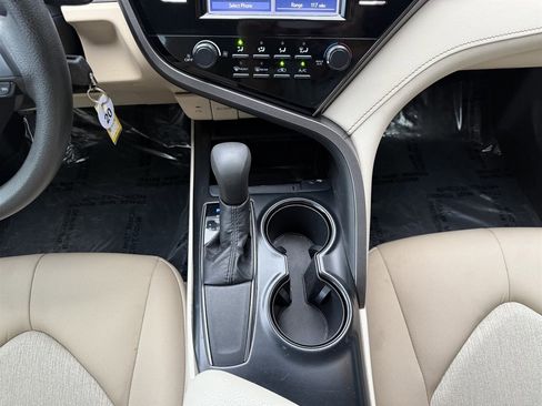 Used 2019 Toyota Camry LE image 25