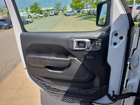 Used 2021 Jeep Gladiator Sport image 37