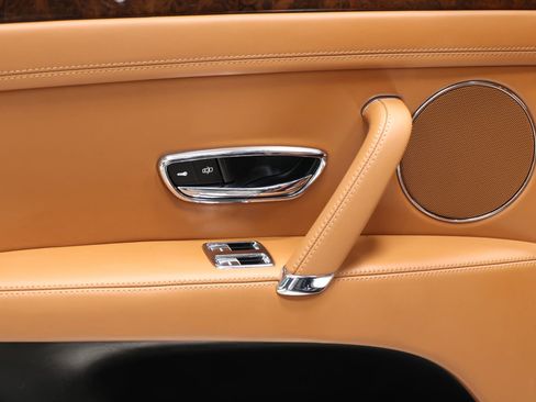 Used 2015 Bentley Flying Spur V8 AWD/4WD image 38