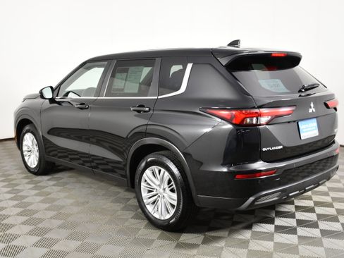 Used 2022 Mitsubishi Outlander ES AWD/4WD image 8