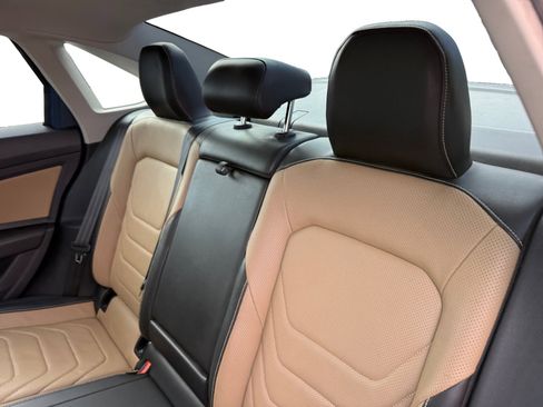 Used 2019 Volkswagen Jetta SEL Premium image 16