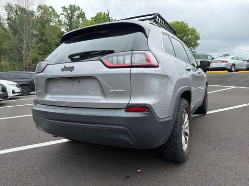 Used 2019 Jeep Cherokee Latitude Plus AWD/4WD image 4