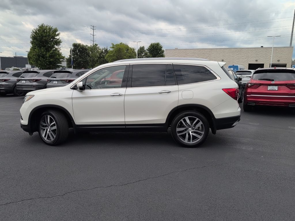 Used 2017 Honda Pilot Touring image 2