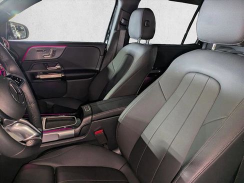 Used 2025 Mercedes-Benz GLB 250 image 15