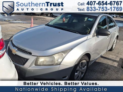 Used 2014 Chevrolet Cruze LS FWD image 1
