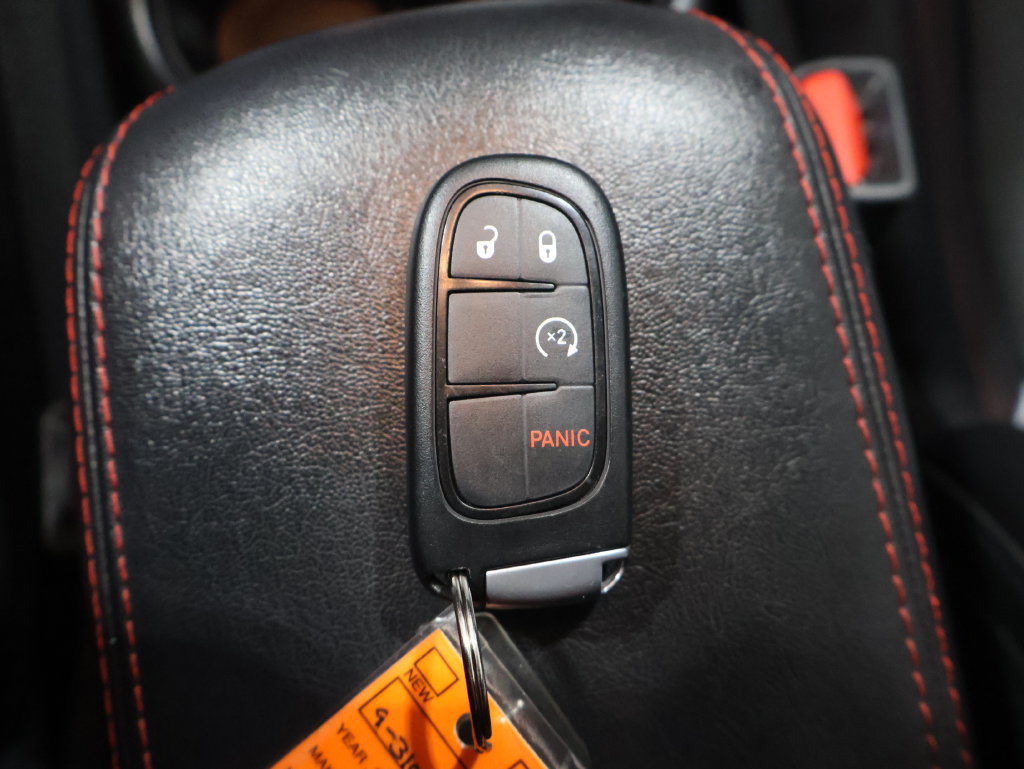 Used 2019 Jeep Cherokee Trailhawk w/ Cold Weather Group AWD/4WD image 26
