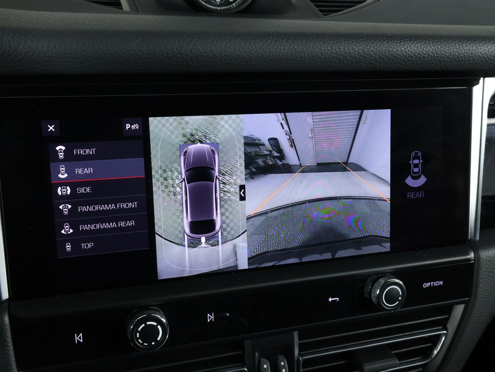 Certified 2023 Porsche Macan AWD/4WD image 17