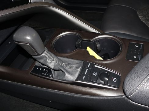 Used 2024 Toyota Camry XSE image 30