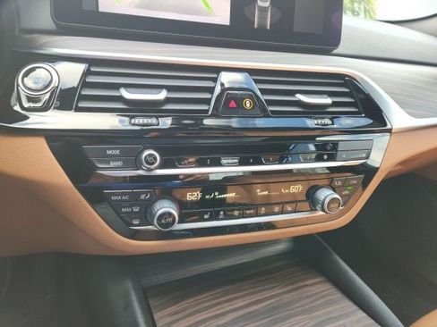 Used 2023 BMW 530i w/ Premium Package image 32