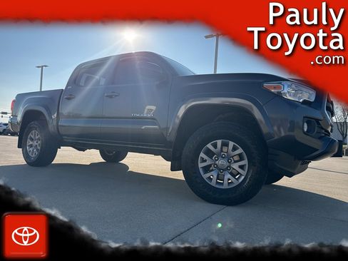 Certified 2019 Toyota Tacoma SR5 image 1
