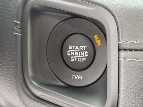 Used 2024 Jeep Wrangler Unlimited Rubicon AWD/4WD image 23