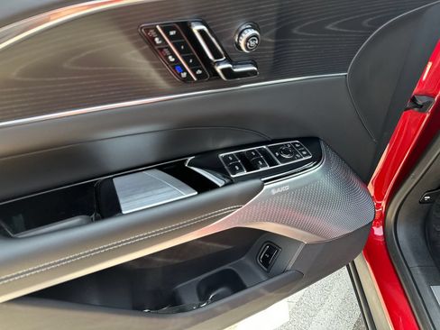 Certified 2024 Cadillac Lyriq Sport RWD image 17