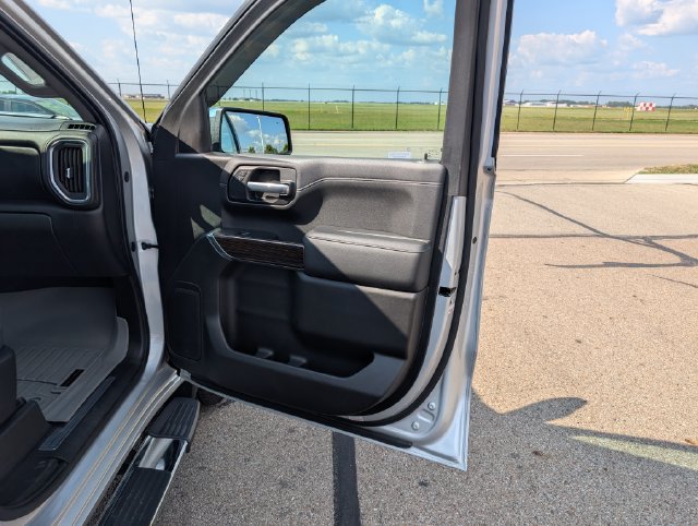 Used 2020 GMC Sierra 1500 SLE w/ SLE Convenience Package AWD/4WD image 4