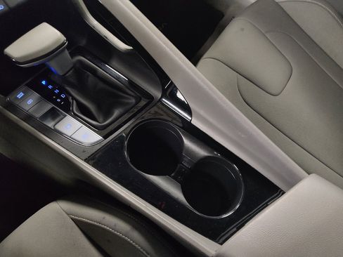 Used 2023 Hyundai Elantra Blue image 26