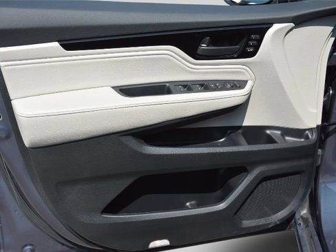 Certified 2026 Honda Odyssey Touring image 7