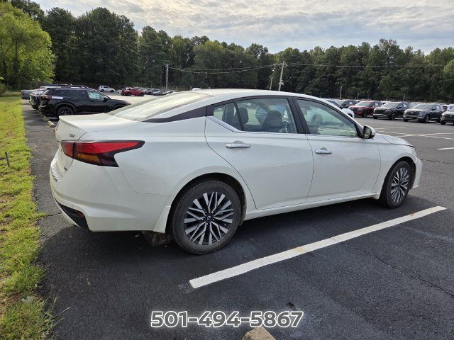 Used 2023 Nissan Altima 2.5 SV w/ SV Premium Package AWD/4WD image 5